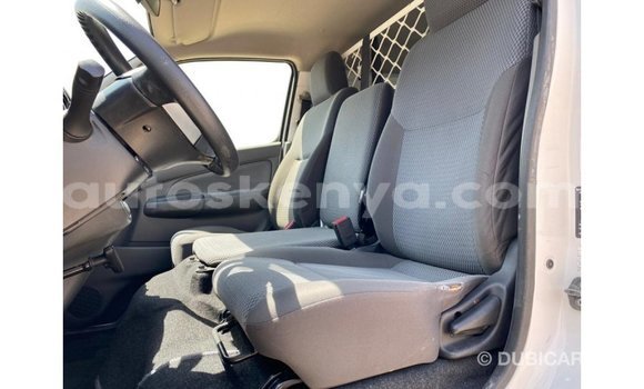 Imported Mitsubishi Fuso White Netiree iti Import - Dubai keessatti Central Kenya keessatti Imported Mitsubishi Fuso White Netiree iti Import - Dubai keessatti Central Kenya keessatti