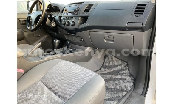 Buy Import Toyota Hilux White Car in Import - Dubai in Central Kenya Buy Import Toyota Hilux White Car in Import - Dubai in Central Kenya