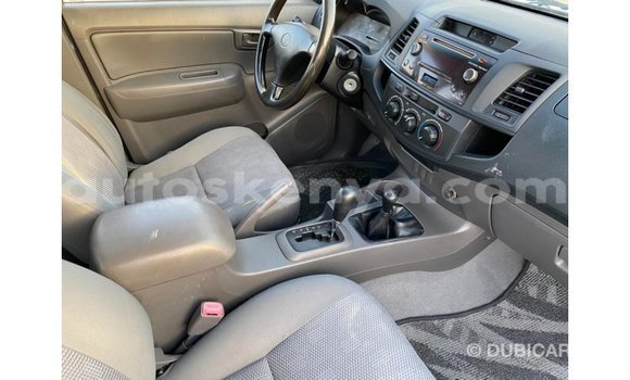 Buy Import Toyota Hilux White Car in Import - Dubai in Central Kenya Buy Import Toyota Hilux White Car in Import - Dubai in Central Kenya