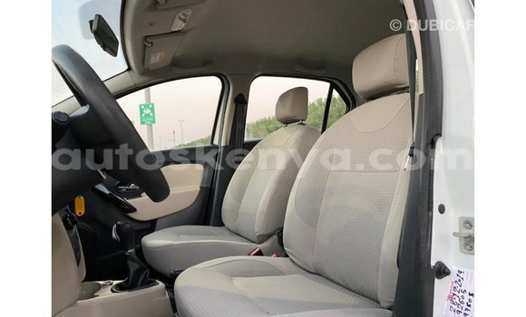 Nunua Imported Renault 4 Nyeupe Gari ndani ya Import - Dubai nchini Kati Kenya Nunua Imported Renault 4 Nyeupe Gari ndani ya Import - Dubai nchini Kati Kenya