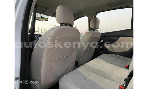 Nunua Imported Renault 4 Nyeupe Gari ndani ya Import - Dubai nchini Kati Kenya Nunua Imported Renault 4 Nyeupe Gari ndani ya Import - Dubai nchini Kati Kenya