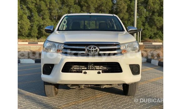 Imported Toyota Hilux White Makiinaa iti Import - Dubai keessatti Central Kenya keessatti Imported Toyota Hilux White Makiinaa iti Import - Dubai keessatti Central Kenya keessatti