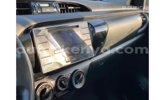 Imported Toyota Hilux White Makiinaa iti Import - Dubai keessatti Central Kenya keessatti Imported Toyota Hilux White Makiinaa iti Import - Dubai keessatti Central Kenya keessatti