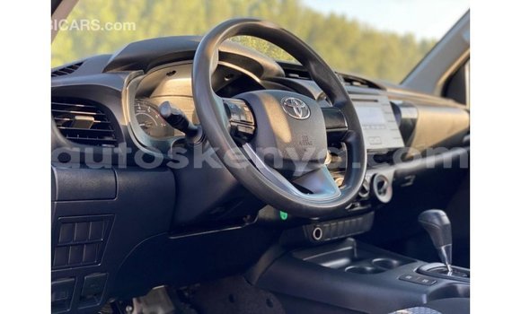 Imported Toyota Hilux White Makiinaa iti Import - Dubai keessatti Central Kenya keessatti Imported Toyota Hilux White Makiinaa iti Import - Dubai keessatti Central Kenya keessatti