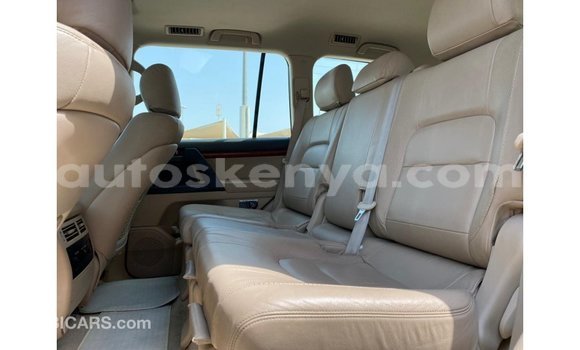 Imported Toyota Land Cruiser White Makiinaa iti Import - Dubai keessatti Central Kenya keessatti Imported Toyota Land Cruiser White Makiinaa iti Import - Dubai keessatti Central Kenya keessatti