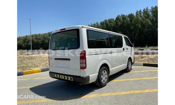Buy Import Toyota Hiace White Car in Import - Dubai in Central Kenya Buy Import Toyota Hiace White Car in Import - Dubai in Central Kenya