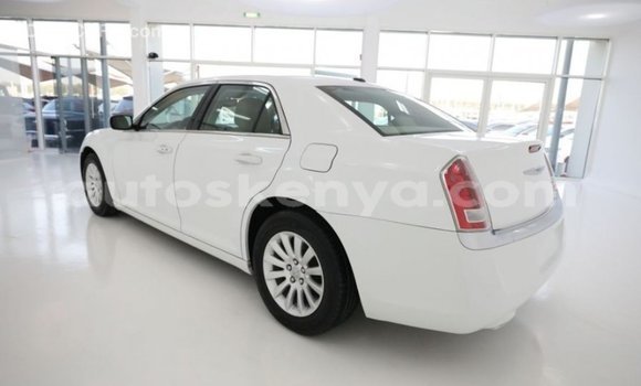 Imported Chrysler 300 White Makiinaa iti Import - Dubai keessatti Central Kenya keessatti Imported Chrysler 300 White Makiinaa iti Import - Dubai keessatti Central Kenya keessatti