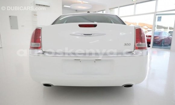 Imported Chrysler 300 White Makiinaa iti Import - Dubai keessatti Central Kenya keessatti Imported Chrysler 300 White Makiinaa iti Import - Dubai keessatti Central Kenya keessatti
