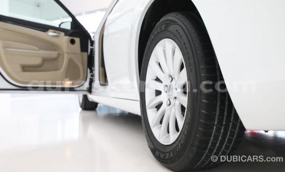 Imported Chrysler 300 White Makiinaa iti Import - Dubai keessatti Central Kenya keessatti Imported Chrysler 300 White Makiinaa iti Import - Dubai keessatti Central Kenya keessatti