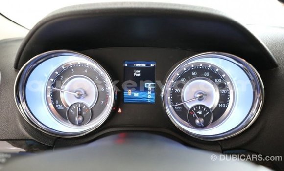 Imported Chrysler 300 White Makiinaa iti Import - Dubai keessatti Central Kenya keessatti Imported Chrysler 300 White Makiinaa iti Import - Dubai keessatti Central Kenya keessatti