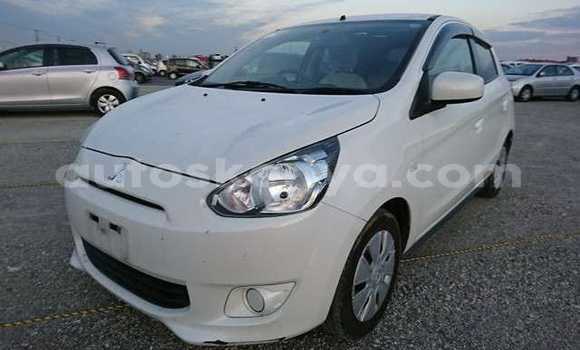 Oofamaa Mitsubishi Mirage White Makiinaa iti Nairobi keessatti Nairobi keessatti Oofamaa Mitsubishi Mirage White Makiinaa iti Nairobi keessatti Nairobi keessatti