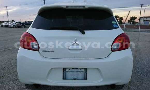 Oofamaa Mitsubishi Mirage White Makiinaa iti Nairobi keessatti Nairobi keessatti Oofamaa Mitsubishi Mirage White Makiinaa iti Nairobi keessatti Nairobi keessatti