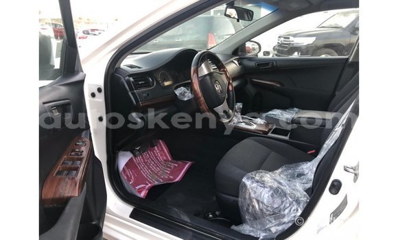 Nunua Imported Toyota Camry Nyeupe Gari ndani ya Import - Dubai nchini Kati Kenya Nunua Imported Toyota Camry Nyeupe Gari ndani ya Import - Dubai nchini Kati Kenya