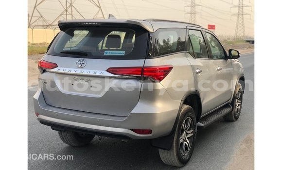 Nunua Imported Toyota Fortuner Nyingine Gari ndani ya Import - Dubai nchini Kati Kenya Nunua Imported Toyota Fortuner Nyingine Gari ndani ya Import - Dubai nchini Kati Kenya