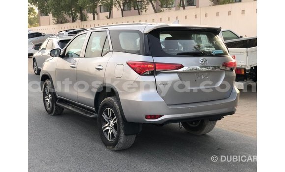 Nunua Imported Toyota Fortuner Nyingine Gari ndani ya Import - Dubai nchini Kati Kenya Nunua Imported Toyota Fortuner Nyingine Gari ndani ya Import - Dubai nchini Kati Kenya