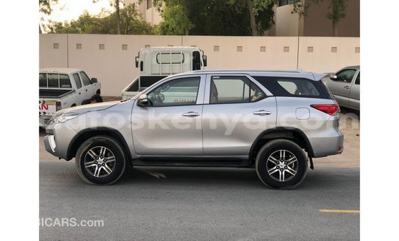 Nunua Imported Toyota Fortuner Nyingine Gari ndani ya Import - Dubai nchini Kati Kenya Nunua Imported Toyota Fortuner Nyingine Gari ndani ya Import - Dubai nchini Kati Kenya