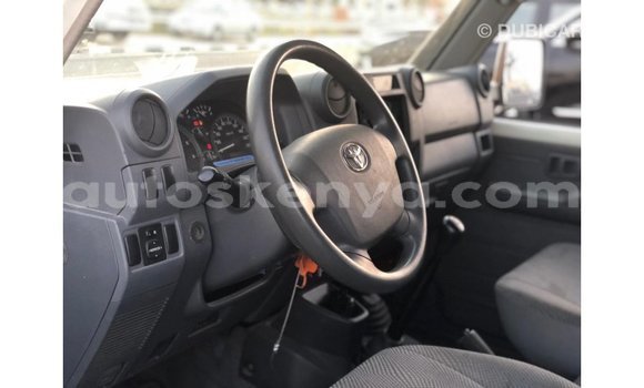 Buy Import Toyota Land Cruiser White Car in Import - Dubai in Central Kenya Buy Import Toyota Land Cruiser White Car in Import - Dubai in Central Kenya