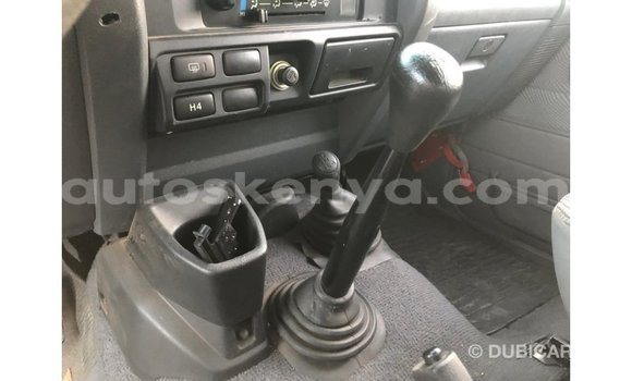 Buy Import Toyota Land Cruiser White Car in Import - Dubai in Central Kenya Buy Import Toyota Land Cruiser White Car in Import - Dubai in Central Kenya