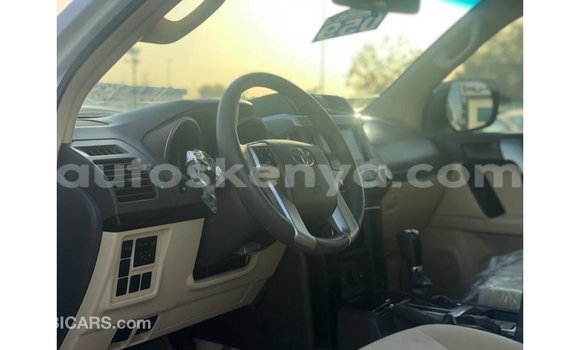 Imported Toyota Prado White Makiinaa iti Import - Dubai keessatti Central Kenya keessatti Imported Toyota Prado White Makiinaa iti Import - Dubai keessatti Central Kenya keessatti