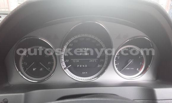 Oofamaa Mercedes‒Benz 200 Silver Makiinaa iti Nairobi keessatti Nairobi keessatti Oofamaa Mercedes‒Benz 200 Silver Makiinaa iti Nairobi keessatti Nairobi keessatti