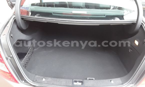 Oofamaa Mercedes‒Benz 200 Silver Makiinaa iti Nairobi keessatti Nairobi keessatti Oofamaa Mercedes‒Benz 200 Silver Makiinaa iti Nairobi keessatti Nairobi keessatti