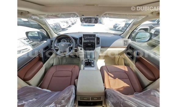 Buy Import Toyota Land Cruiser Black Car in Import - Dubai in Central Kenya Buy Import Toyota Land Cruiser Black Car in Import - Dubai in Central Kenya