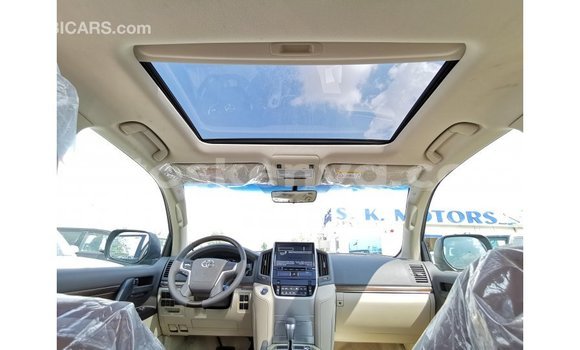 Buy Import Toyota Land Cruiser Black Car in Import - Dubai in Central Kenya Buy Import Toyota Land Cruiser Black Car in Import - Dubai in Central Kenya