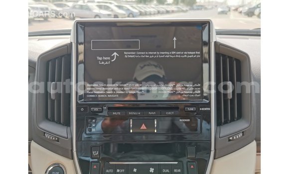 Buy Import Toyota Land Cruiser White Car in Import - Dubai in Central Kenya Buy Import Toyota Land Cruiser White Car in Import - Dubai in Central Kenya