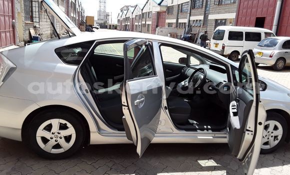 Oofamaa Toyota Prius Silver Makiinaa iti Nairobi keessatti Nairobi keessatti Oofamaa Toyota Prius Silver Makiinaa iti Nairobi keessatti Nairobi keessatti