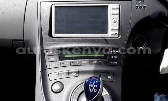 Oofamaa Toyota Prius Silver Makiinaa iti Nairobi keessatti Nairobi keessatti Oofamaa Toyota Prius Silver Makiinaa iti Nairobi keessatti Nairobi keessatti