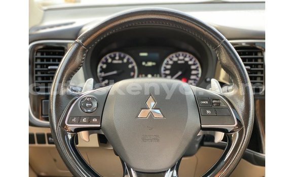 Imported Mitsubishi Outlander White Makiinaa iti Import - Dubai keessatti Central Kenya keessatti Imported Mitsubishi Outlander White Makiinaa iti Import - Dubai keessatti Central Kenya keessatti