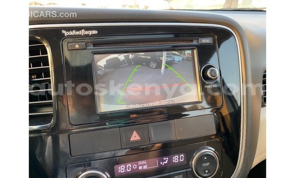 Imported Mitsubishi Outlander White Makiinaa iti Import - Dubai keessatti Central Kenya keessatti Imported Mitsubishi Outlander White Makiinaa iti Import - Dubai keessatti Central Kenya keessatti