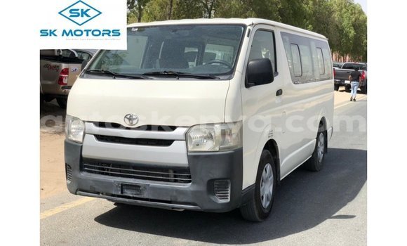 Nunua Imported Toyota Hiace Nyeupe Gari ndani ya Import - Dubai nchini Kati Kenya Nunua Imported Toyota Hiace Nyeupe Gari ndani ya Import - Dubai nchini Kati Kenya