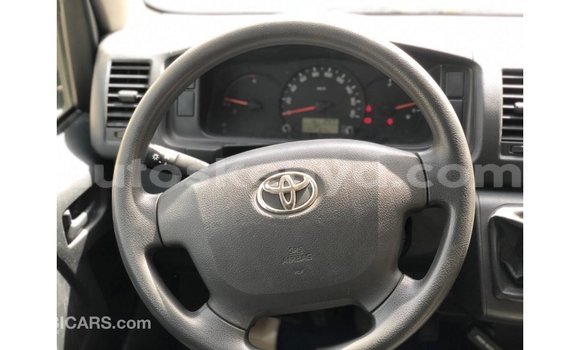 Nunua Imported Toyota Hiace Nyeupe Gari ndani ya Import - Dubai nchini Kati Kenya Nunua Imported Toyota Hiace Nyeupe Gari ndani ya Import - Dubai nchini Kati Kenya