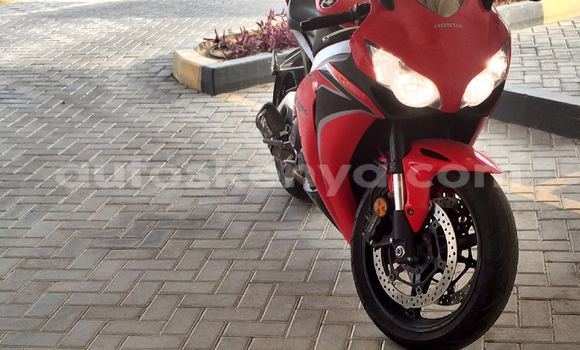 Oofamaa Honda CBR 1000 RR Red Doqdoqqee iti Mombasa keessatti Coastal Kenya keessatti