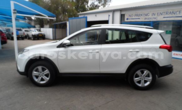 Oofamaa Toyota RAV4 White Makiinaa iti Kaloleni keessatti Coast keessatti Oofamaa Toyota RAV4 White Makiinaa iti Kaloleni keessatti Coast keessatti