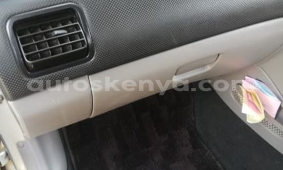 Oofamaa Subaru Forester Silver Makiinaa iti Nairobi keessatti Nairobi keessatti