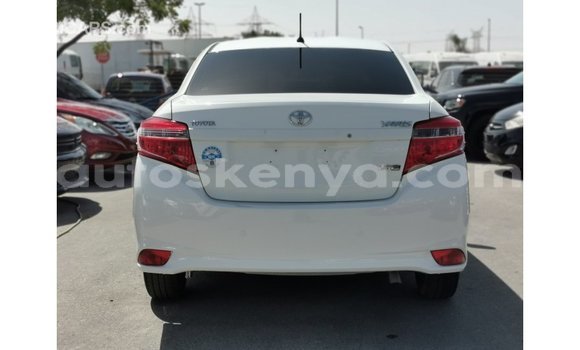 Nunua Imported Toyota Yaris Nyeupe Gari ndani ya Import - Dubai nchini Kati Kenya Nunua Imported Toyota Yaris Nyeupe Gari ndani ya Import - Dubai nchini Kati Kenya