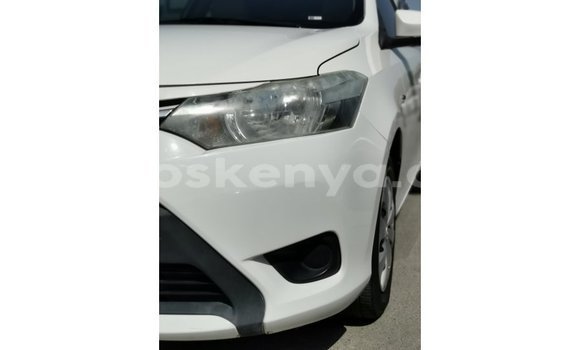 Nunua Imported Toyota Yaris Nyeupe Gari ndani ya Import - Dubai nchini Kati Kenya Nunua Imported Toyota Yaris Nyeupe Gari ndani ya Import - Dubai nchini Kati Kenya