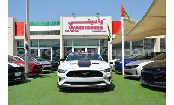 Nunua Imported Ford Mustang Nyeupe Gari ndani ya Import - Dubai nchini Kati Kenya