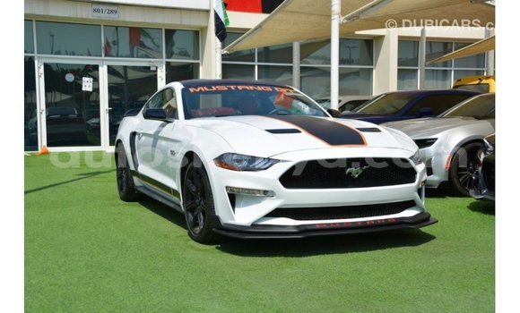 Imported Ford Mustang White Makiinaa iti Import - Dubai keessatti Central Kenya keessatti Imported Ford Mustang White Makiinaa iti Import - Dubai keessatti Central Kenya keessatti