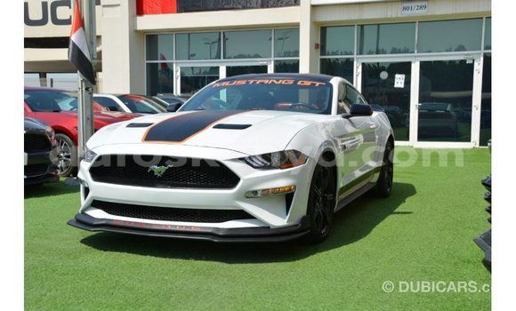 Imported Ford Mustang White Makiinaa iti Import - Dubai keessatti Central Kenya keessatti Imported Ford Mustang White Makiinaa iti Import - Dubai keessatti Central Kenya keessatti