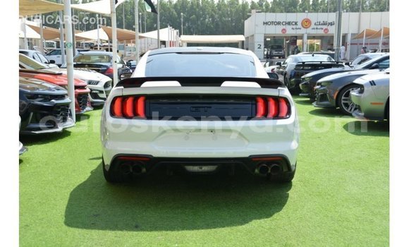 Imported Ford Mustang White Makiinaa iti Import - Dubai keessatti Central Kenya keessatti Imported Ford Mustang White Makiinaa iti Import - Dubai keessatti Central Kenya keessatti