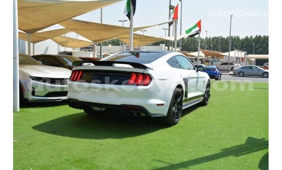 Imported Ford Mustang White Makiinaa iti Import - Dubai keessatti Central Kenya keessatti Imported Ford Mustang White Makiinaa iti Import - Dubai keessatti Central Kenya keessatti