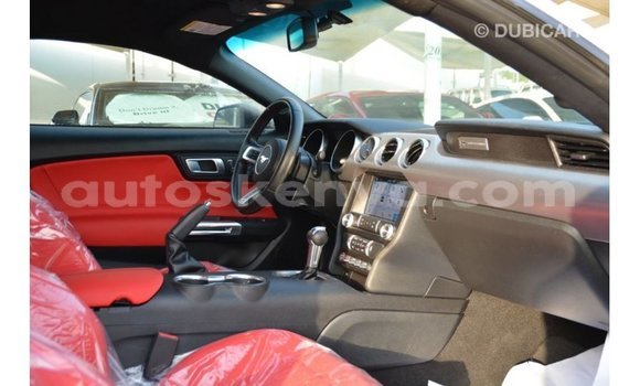 Imported Ford Mustang White Makiinaa iti Import - Dubai keessatti Central Kenya keessatti Imported Ford Mustang White Makiinaa iti Import - Dubai keessatti Central Kenya keessatti