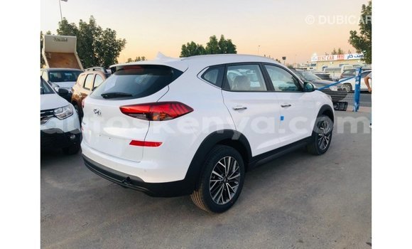 Nunua Imported Hyundai Tucson Nyeupe Gari ndani ya Import - Dubai nchini Kati Kenya Nunua Imported Hyundai Tucson Nyeupe Gari ndani ya Import - Dubai nchini Kati Kenya