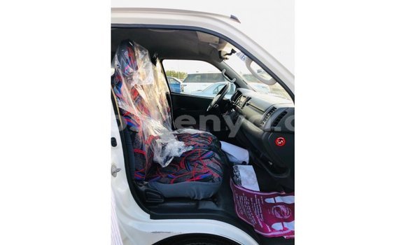 Buy Import Toyota Hiace White Car in Import - Dubai in Central Kenya Buy Import Toyota Hiace White Car in Import - Dubai in Central Kenya