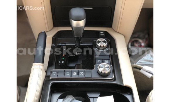 Nunua Imported Toyota Land Cruiser Nyeusi Gari ndani ya Import - Dubai nchini Kati Kenya Nunua Imported Toyota Land Cruiser Nyeusi Gari ndani ya Import - Dubai nchini Kati Kenya