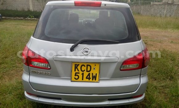Oofamaa Nissan Wingroad Silver Makiinaa iti Nairobi keessatti Nairobi keessatti