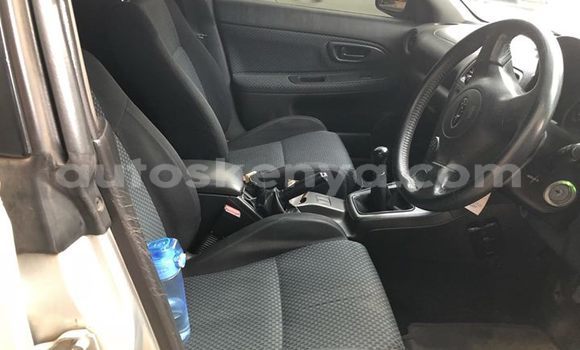 Oofamaa Subaru Impreza Silver Makiinaa iti Nairobi keessatti Nairobi keessatti